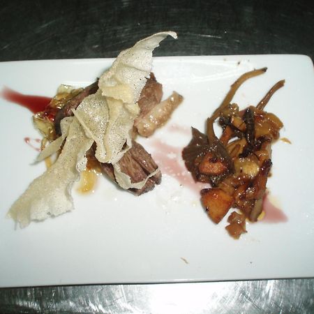 Canete  Hostal Restaurante La Muralla מראה חיצוני תמונה