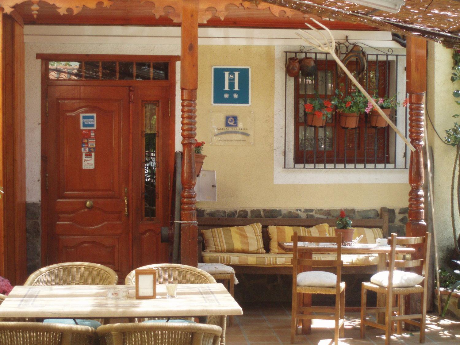 Canete  Hostal Restaurante La Muralla מראה חיצוני תמונה