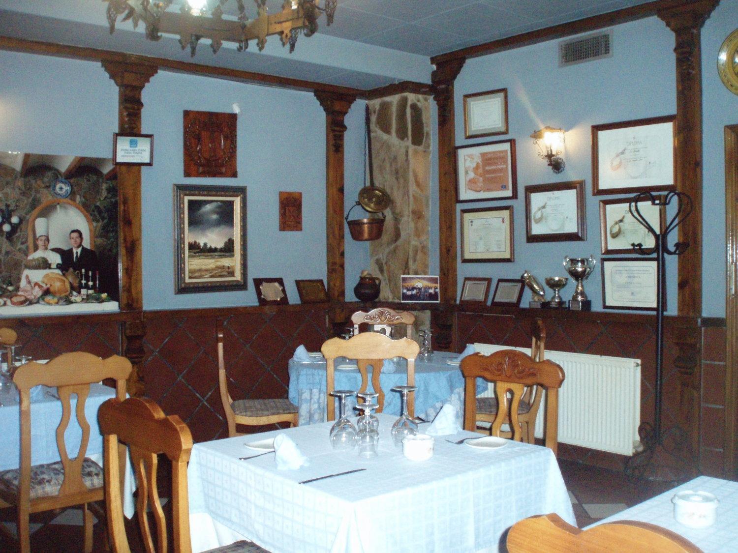 Canete  Hostal Restaurante La Muralla מראה חיצוני תמונה