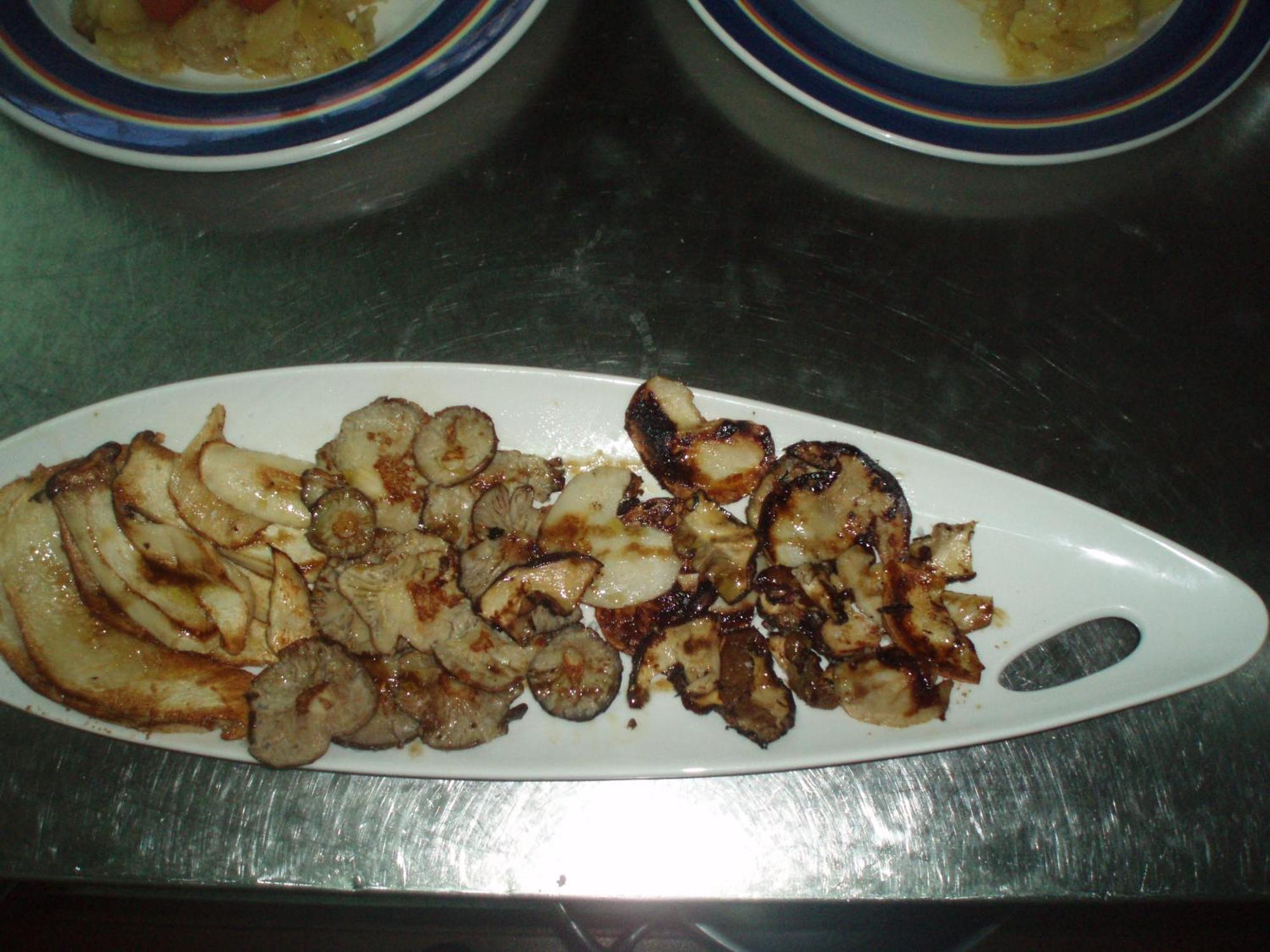 Canete  Hostal Restaurante La Muralla מראה חיצוני תמונה